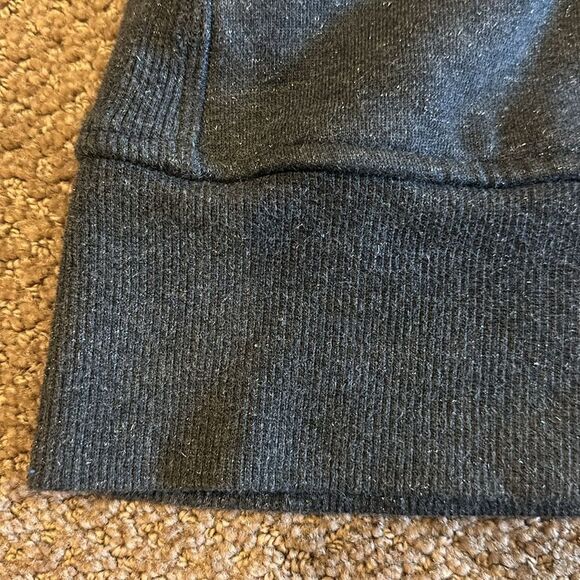 Lululemon Women’s Grey Glitter Cuddle Up Jacket/Sweatshirt Zip-up, Size 8 - Picture 3 of 8